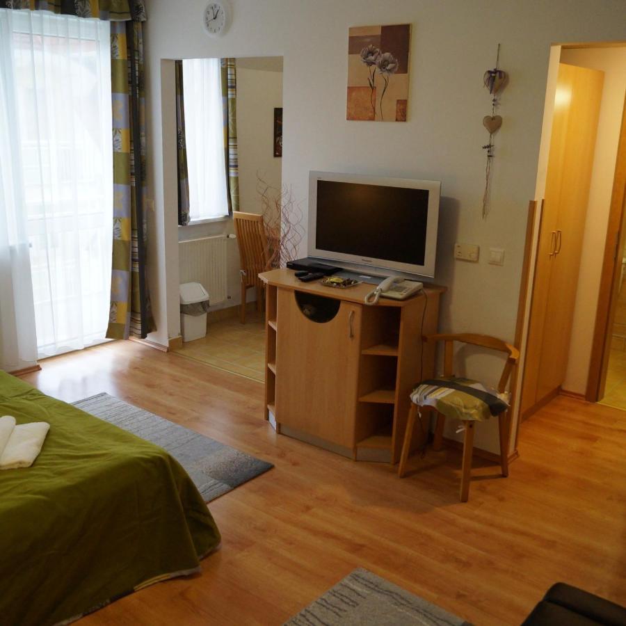 Tip Top Wellness Apartman 佐洛卡罗斯 外观 照片